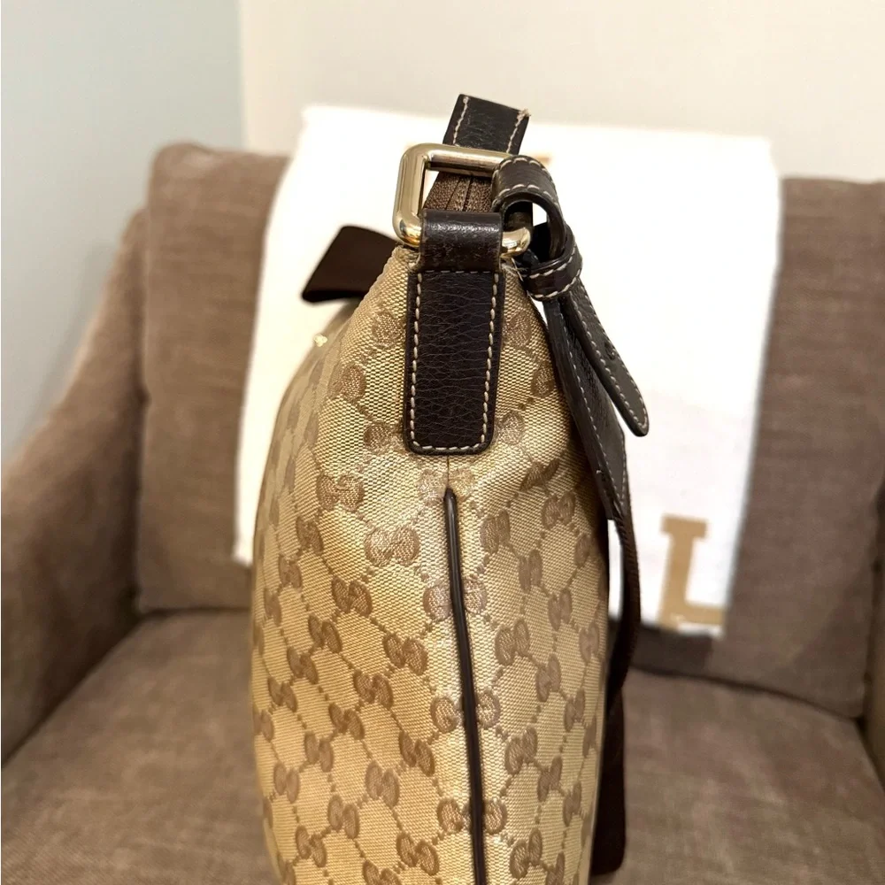 Authentic Gucci GG Crystal Messenger Bag brown monogram coated canvas unisex